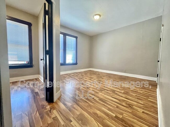 property at 326 E Washington St