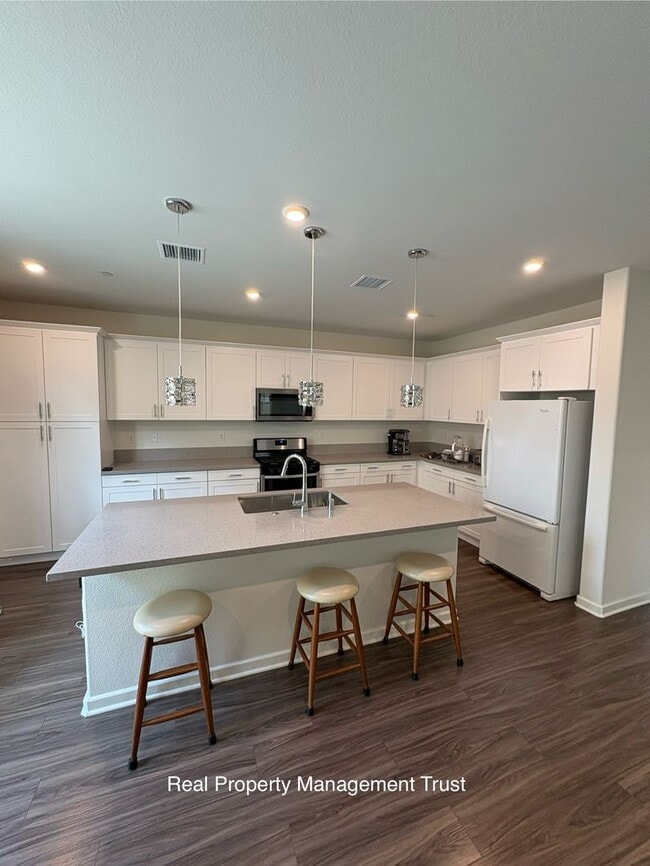 472 N Brierwood Ave in Rialto, CA - Foto de edificio - Building Photo