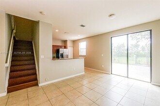 457 SE 37th Pl in Homestead, FL - Building Photo - Building Photo