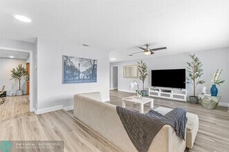 1031 SW 11th St in Boca Raton, FL - Building Photo - Building Photo