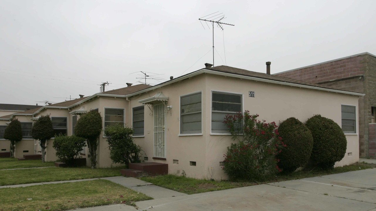 511 W Manchester Blvd in Inglewood, CA - Building Photo