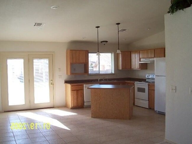 2373 Sierra Vista Ct in Alamogordo, NM - Building Photo - Building Photo