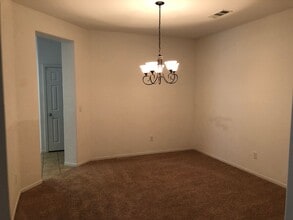 11606 Starlight Dr in Bakersfield, CA - Building Photo - Building Photo