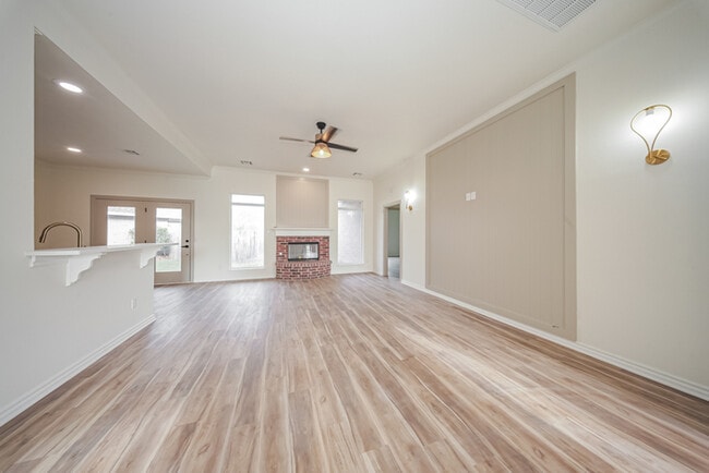 11601 Hackney Ln in Yukon, OK - Building Photo - Building Photo