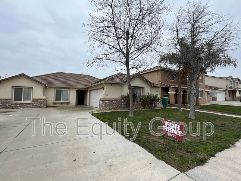 1046 N Red Oak St in Porterville, CA - Building Photo