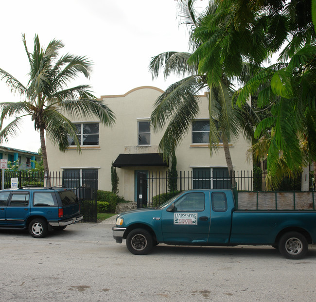 576 NE 63rd St in Miami, FL - Foto de edificio - Building Photo