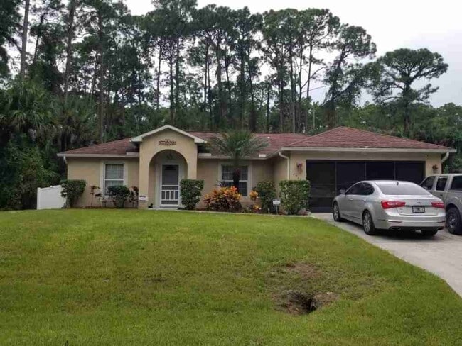 17351 Metcalf Ave in Port Charlotte, FL - Building Photo - Building Photo