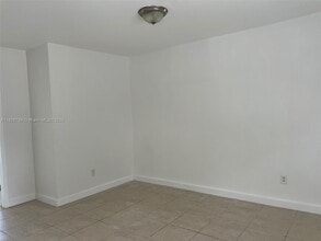 4245 NW 24th Ave in Miami, FL - Building Photo - Building Photo