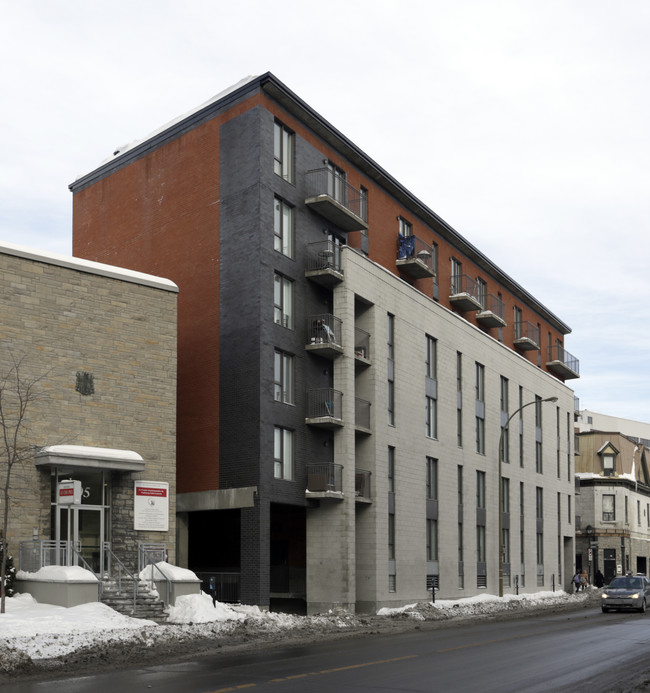 Suites Kennedy in Montréal, QC - Building Photo - Building Photo