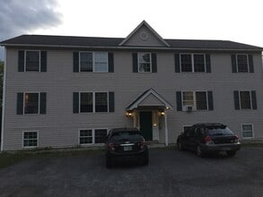 13 Meadow St in Claremont, NH - Building Photo - Interior Photo