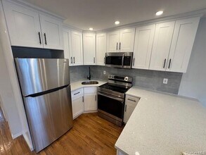 69-43 Almeda Ave in Queens, NY - Building Photo - Building Photo