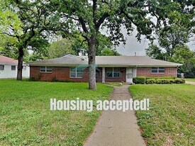 5311 Purington Ave in Fort Worth, TX - Building Photo