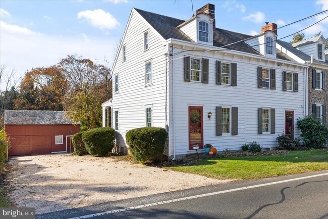 property at 1507 River Rd