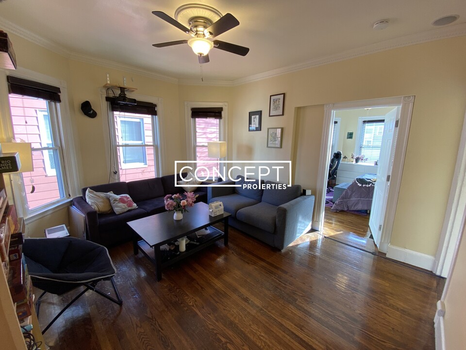 381 Highland Ave, Unit 2A in Somerville, MA - Building Photo