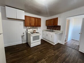 557 Perry Ave in Greenville, SC - Building Photo - Building Photo