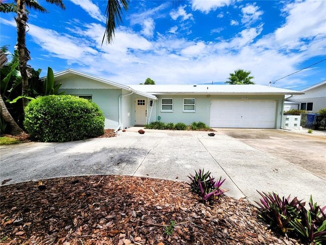 3790 Beach Dr SE