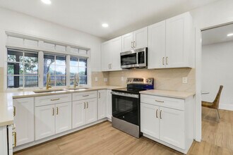 1009 Alamanda Dr in North Palm Beach, FL - Building Photo - Building Photo