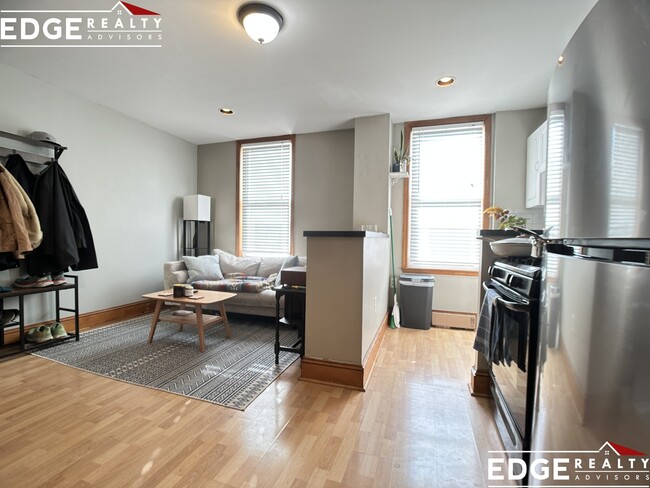 111 Saratoga St, Unit 2 in Boston, MA - Building Photo - Building Photo