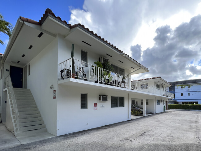 670-ANTILLA in Coral Gables, FL - Foto de edificio - Building Photo