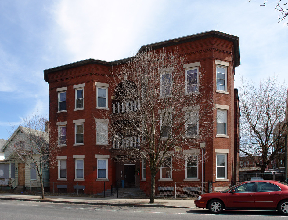 104-106 Beech St in Holyoke, MA - Building Photo