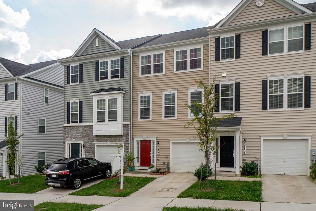 5453 Bristol Grn Wy in Baltimore, MD - Building Photo