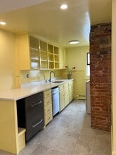 31 Pleasant St, Unit 3 in Beverly, MA - Building Photo - Building Photo