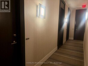 33 Charles St E in Toronto, ON - Building Photo - Building Photo