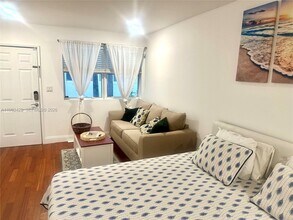 1340 Drexel Ave in Miami Beach, FL - Building Photo - Building Photo