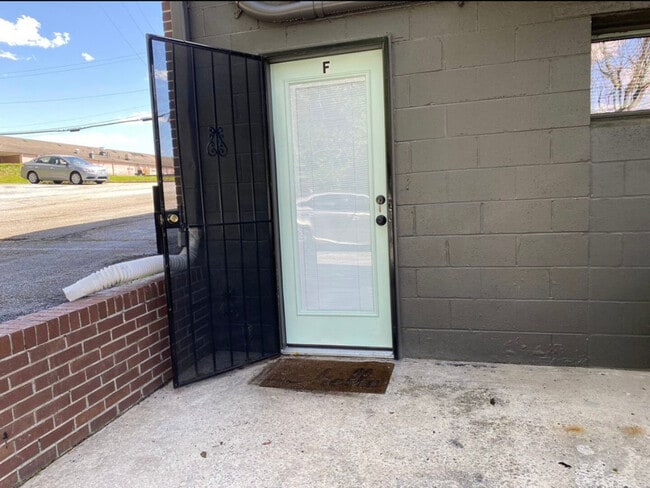 1677 Dorsey Ave in East Point, GA - Building Photo - Building Photo
