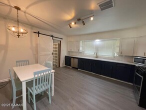 306 Azalea Dr in New Iberia, LA - Building Photo - Building Photo