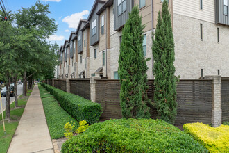 Palo Alto in Dallas, TX - Foto de edificio - Building Photo