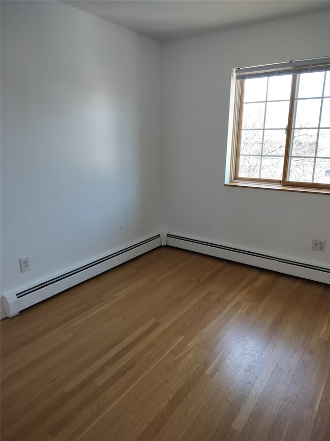 535 Minnieford Ave in Bronx, NY - Foto de edificio - Building Photo