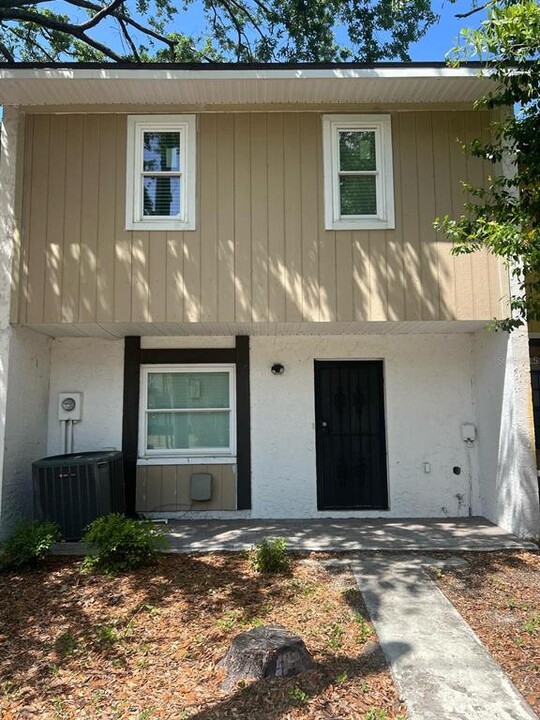 8414 N Jones Ave in Tampa, FL - Building Photo