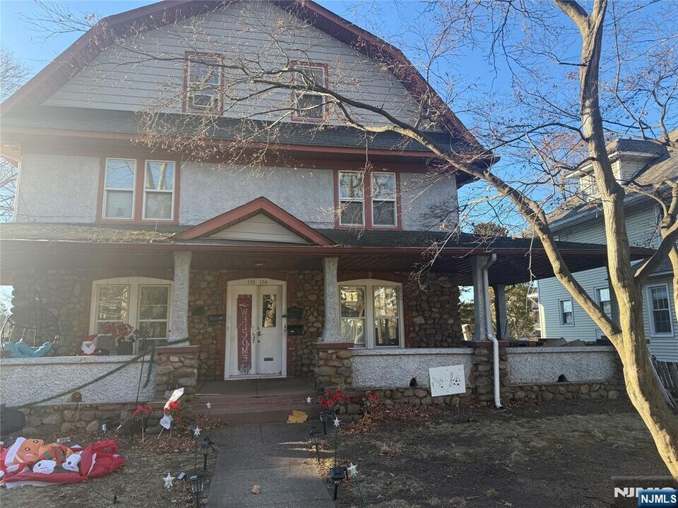 114 Doremus Ave in Ridgewood, NJ - Building Photo
