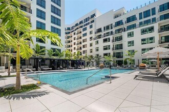 1991 Main St, Unit Links - B6 in Sarasota, FL - Building Photo - Building Photo