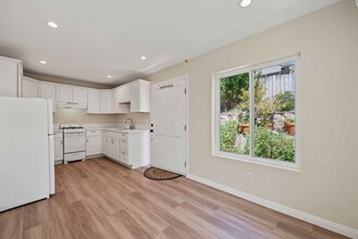 3092 Saddleback Ct in Thousand Oaks, CA - Building Photo - Building Photo