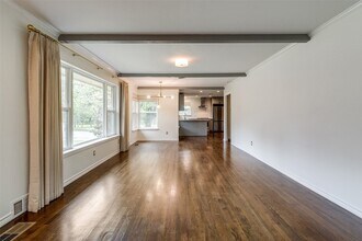 1123 Valencia St in Dallas, TX - Building Photo - Building Photo