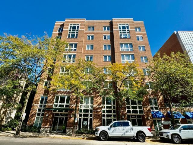 811 CHICAGO in Evanston, IL - Building Photo