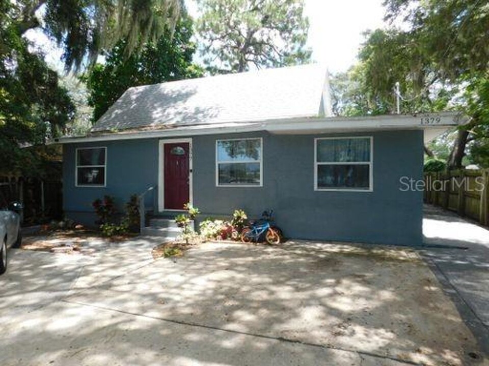 1379 S M.L.K. Jr Ave-Unit -Studio in Clearwater in Clearwater, FL - Building Photo