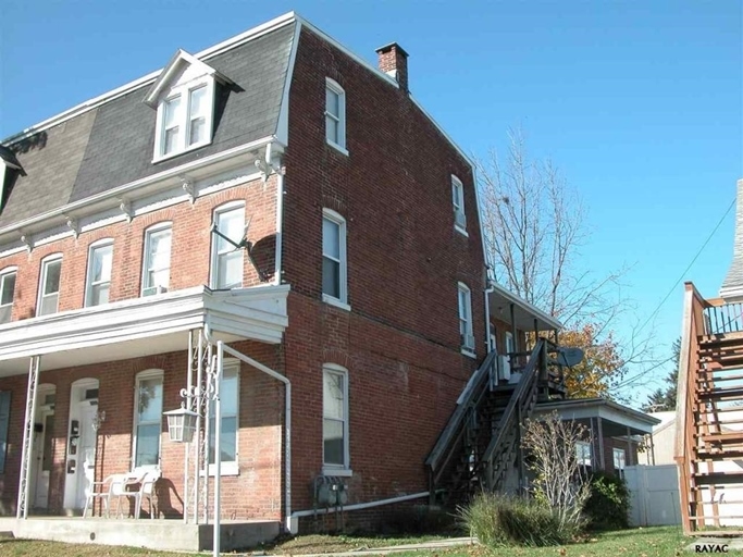 1629 W Market St in West York, PA - Building Photo