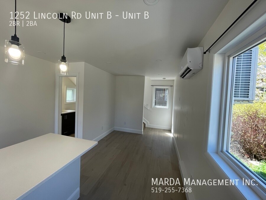 1252 Lincoln Rd in Windsor, ON - Building Photo