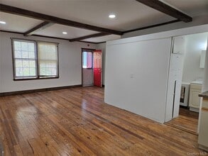 410 Main St in Port Jefferson, NY - Building Photo - Building Photo