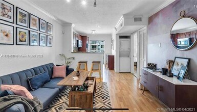 2575 SW 27th Ave in Miami, FL - Building Photo - Building Photo