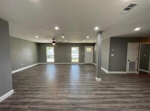 225 E Coral Way in Grand Prairie, TX - Building Photo - Building Photo