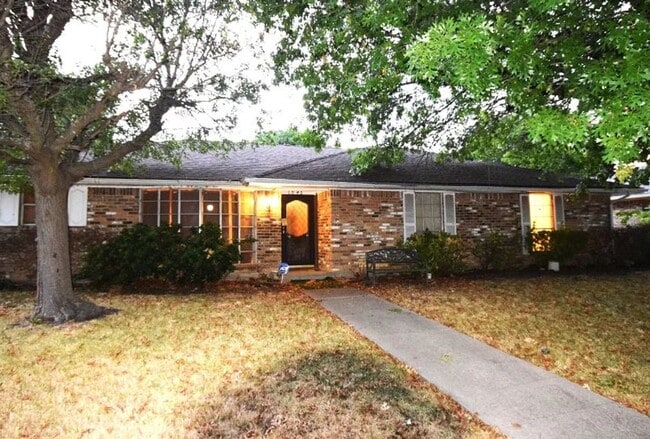 property at 1045 Briarwood Ln