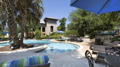 6500 Champion Grandview Way-Unit -35307.629764 in Austin, TX - Foto de edificio - Building Photo
