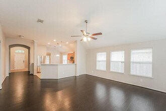 8011 Thorncroft Manor Ln in Richmond, TX - Building Photo - Building Photo