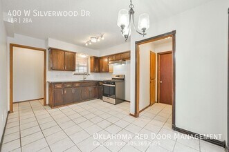 400 W Silverwood Dr in Midwest City, OK - Building Photo - Building Photo