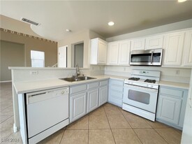 990 Cantabria Heights Ave in Las Vegas, NV - Building Photo - Building Photo