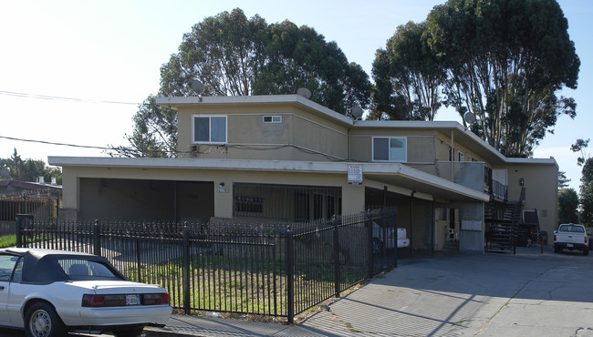 2110 Stanton Ave in San Pablo, CA - Building Photo - Building Photo